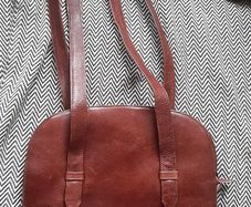 Leather shoulder bag