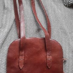 Leather shoulder bag