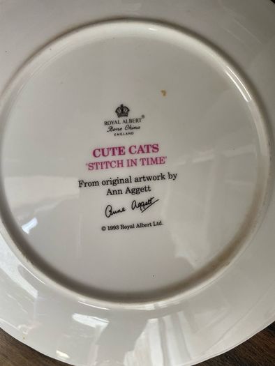 Plates cats at Play Anne Aggette