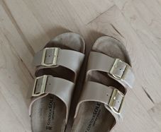 Gold Foot Bed Sandals