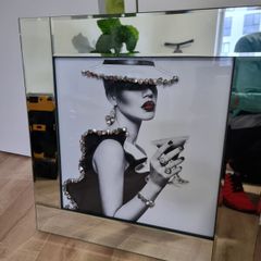 Mirrored picture