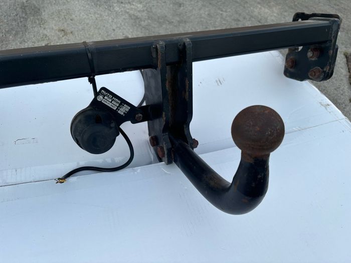 Hyundai Tucson Tow Hitch Bar & Light Plug