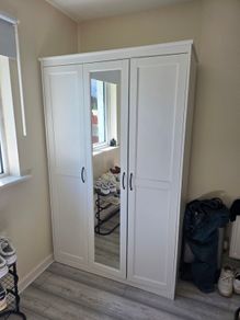Ikea songesand wardrobe