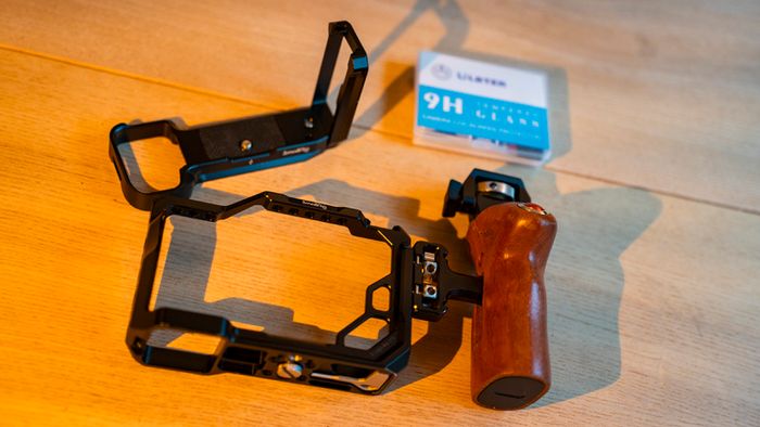 Smallrig 3081 Full Cage for Sony A7C + Smallrig 3089 L-Bracket + 9H Tempered Glass Screen Protector x2 + Monitor mount + Wooden recording side handle