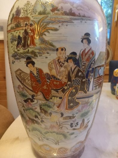 Very large Chinese Vase, good condition, no damage, stamped, D18