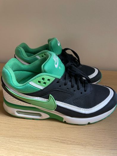 Nike Air Max men's trainers size 9,5 UK