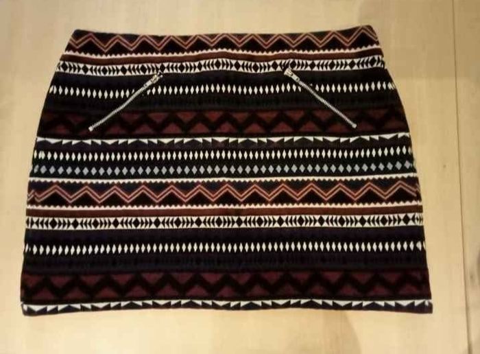 H&M Skirt (Size UK 10-12) Excellent Condition