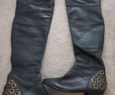 Guess over thr knee leather flat boots