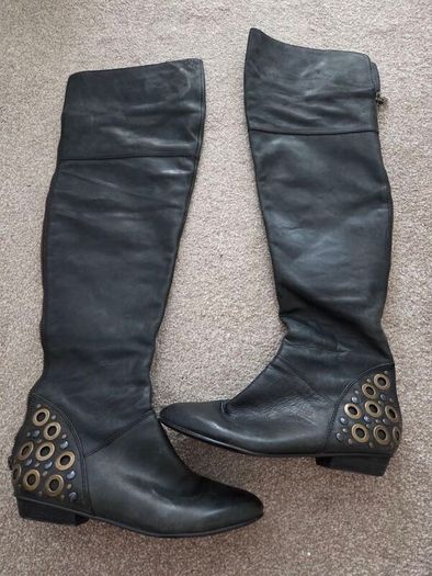 Guess over thr knee leather flat boots