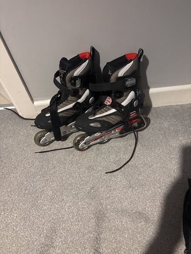 Brand new rollerblades and pad set size 36