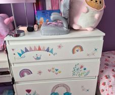 chest of drawers