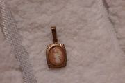 vintage gold cameo pendant