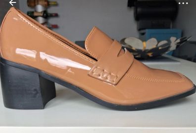 Road tan shoes