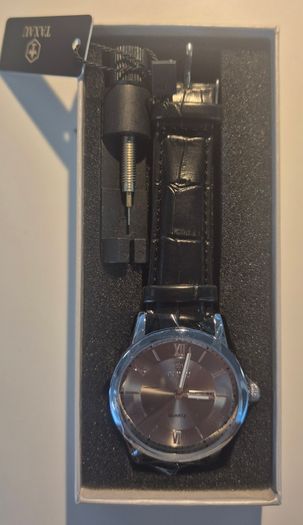 Taxau men's quartz wristwatch - new with box