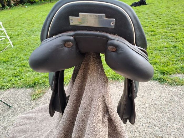 17.5" John Whitaker close contact jump saddle