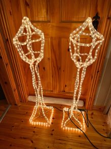 Pair of 3D lamp post outdoor lights warm white