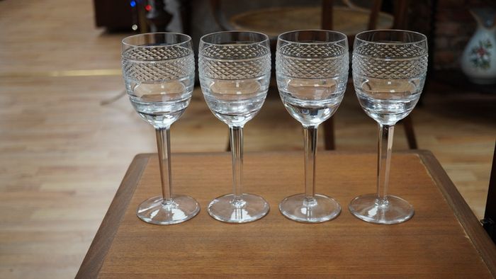 Tipperary Crystal Diamond-Cut Wine Glasses (Set of 4)