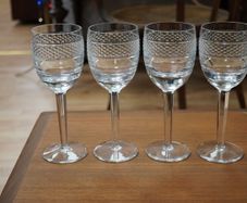Tipperary Crystal Diamond-Cut Wine Glasses (Set of 4)