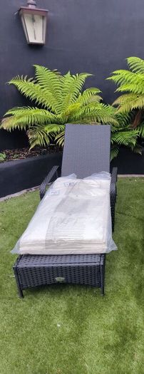 Sun loungers