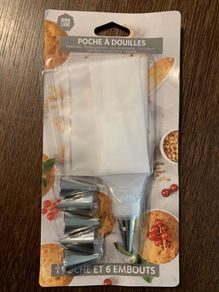Urban Living Pastry Piping Bag with 6 Nozzles - New Sealed