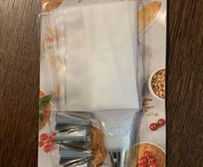 Urban Living Pastry Piping Bag with 6 Nozzles - New Sealed