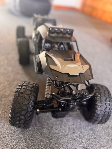1:6 RC car