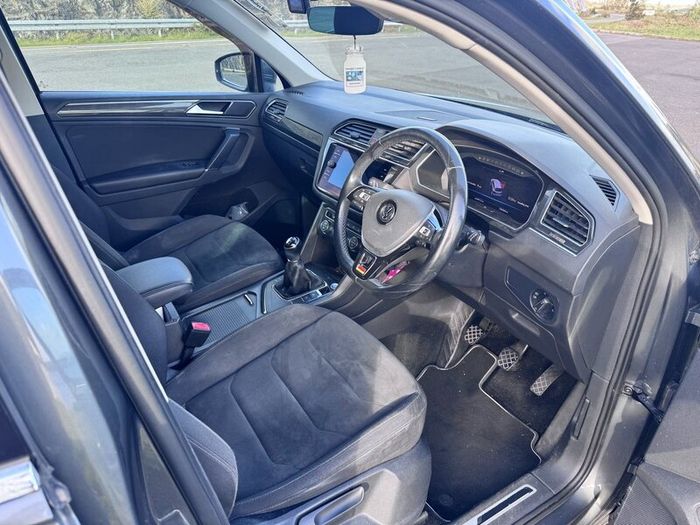 172 VW Tiguan R Line
