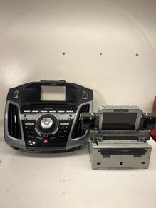 2014 Mk3 Ford Focus Radio Cd Player Unit  With Screen And Controls Sony A2l11b3s