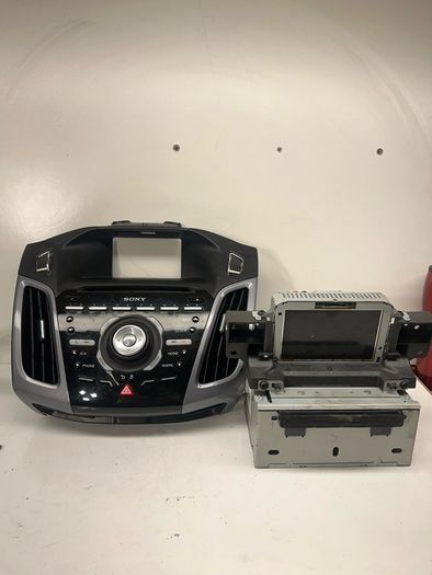 2014 Mk3 Ford Focus Radio Cd Player Unit  With Screen And Controls Sony A2l11b3s