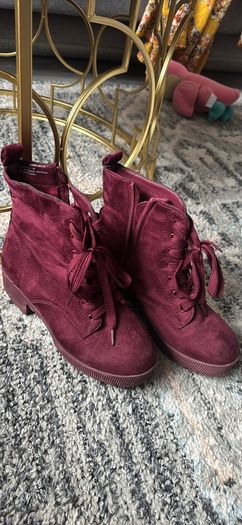 Women boots / shoes runners