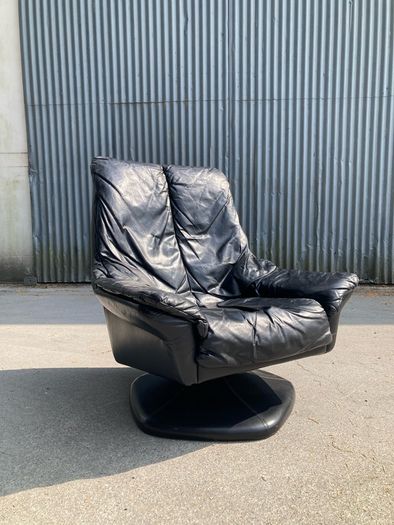 Mid Century Swivel Lounge Chair - Warehouse and Showroom Open Saturday  15th August 12 till 4pm 12 till 4pm Eircode R95T227