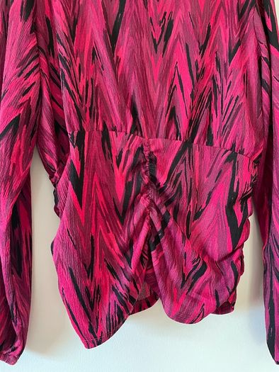 Gallery Ladies Pink Ruched top size 16 New with tags