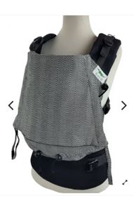 Buzzidil baby carrier