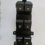 Hyundai Tucson Drivers window switch Image 2
