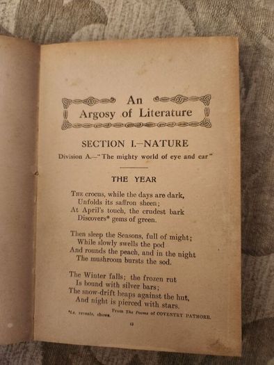 An Argosy Of Litrature. By William Magennis. Published By The Educational Company Of Ireland Limited. 1920s Hardback In Fair Condition. See Photos For Same.