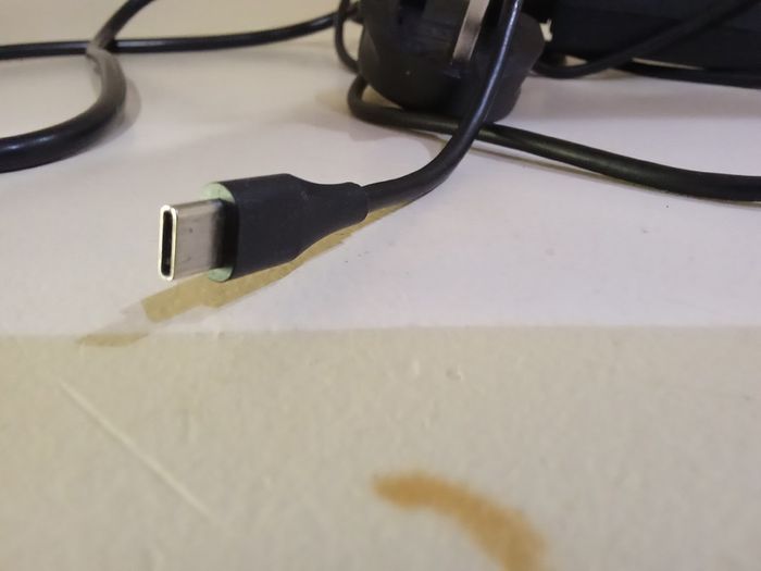 AC / DC Adapter