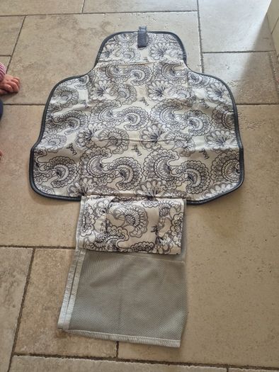 portable changing bag and mat