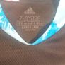 leeds United Age 7/8 goalkeeper shirt and shorts Image 2