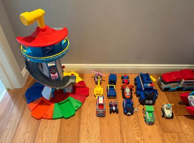 Paw Patrol bundle(Tower,  Vehicles and characters)