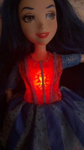 Descendants Neon Lights Ball Evie
