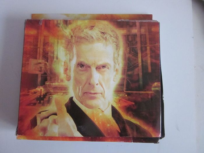 BBC Doctor Who Adventures Gift Set 10  monster figures and 2 collectable action cards