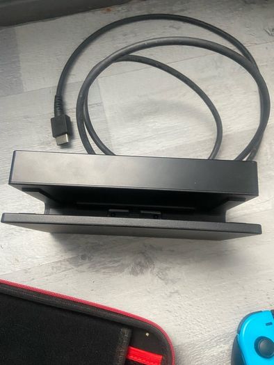 Nintendo docking charger, TV docking station, case & 5 games