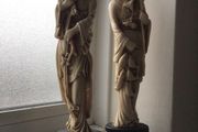 statues