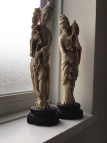 statues