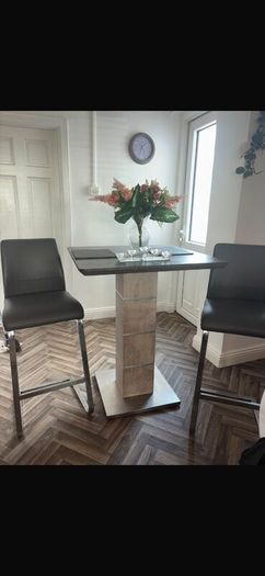 Breakfast bar and high stools