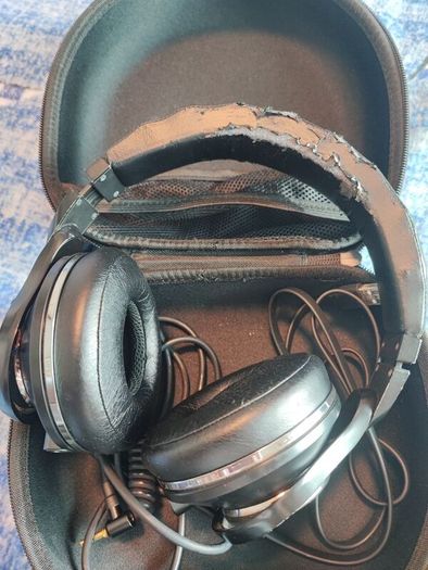 BLUEDIO UFO PLUS Bluetooth headphones