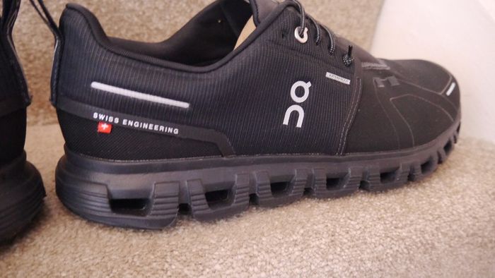 NEW On Cloud 6 WP Trainers Size 11UK - Water Proof