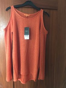 Next Ladies top size 6. Brand new