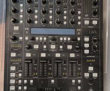 Behringer DDM 4000