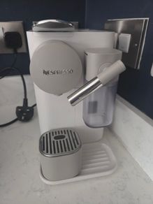 Delonghi Nespresso Lattissima One